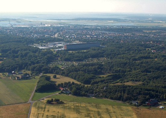 Flygfoto över Varberg från Träslövs landsbygd